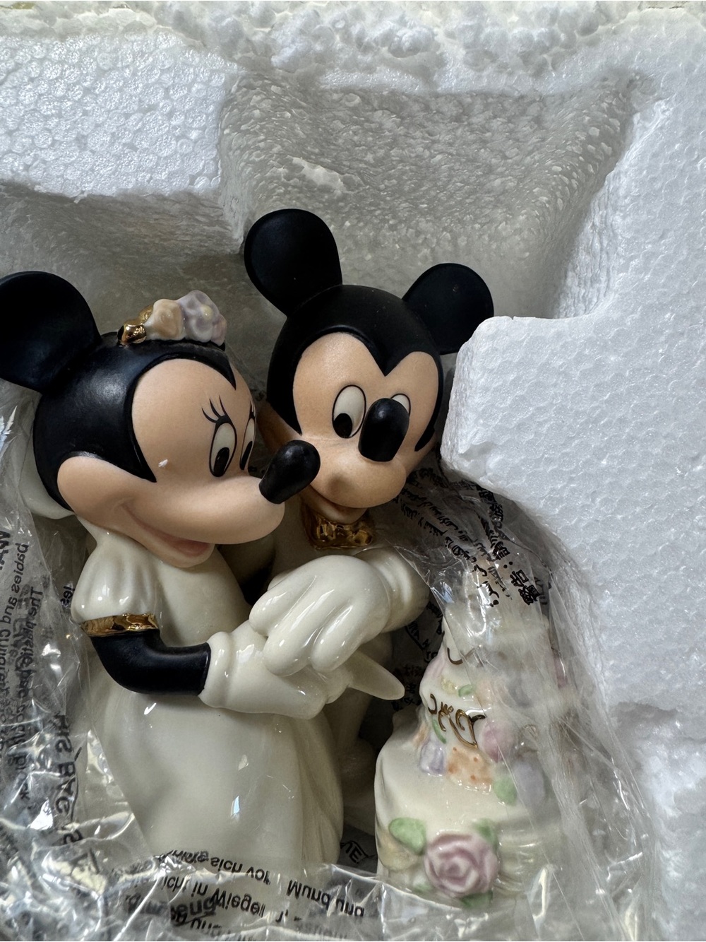Disney Lenox Mickey and Minnie Dream Wedding Cake Figurine - New In Box WOW!